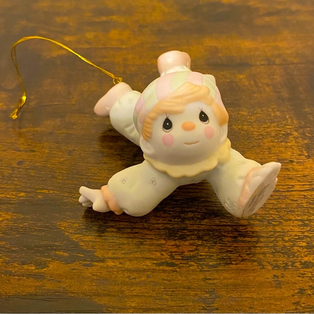 1988 Precious Moments Ornament. Artwork by the late Sam Butcher.